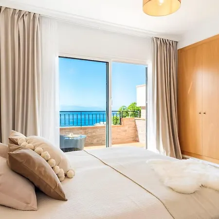 아파트 Modern Bright And Welcoming Ocean View *