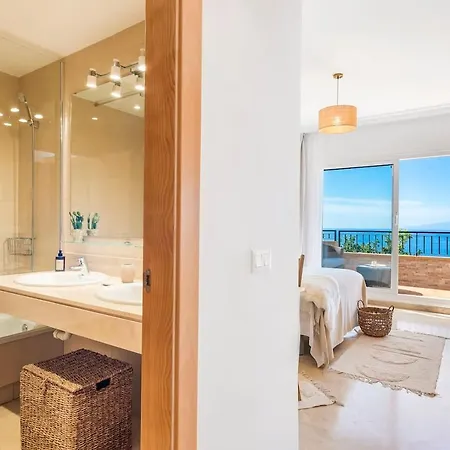 Modern Bright And Welcoming Ocean View *