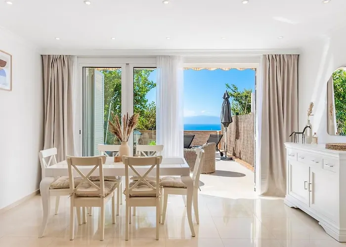 Апартаменты Modern Bright And Welcoming Ocean View Пуэрто-де-Сантьяго