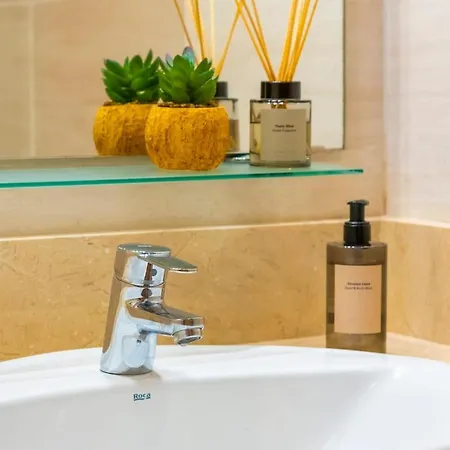 Modern Bright And Welcoming Ocean View *